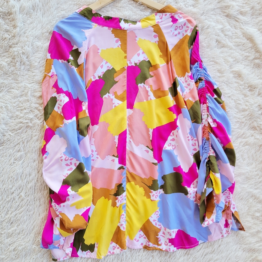 Eloquii Vibrant Print Cinched Sleeve V-Neck Blouse‎ - Picture 8 of 8